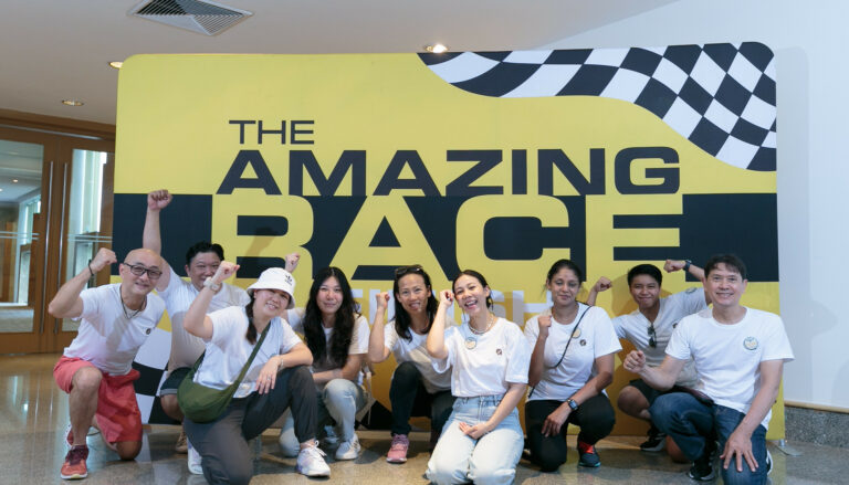 A race by minivans or public transport from challenge to challenge based on the famous TV-show The Amazing Race